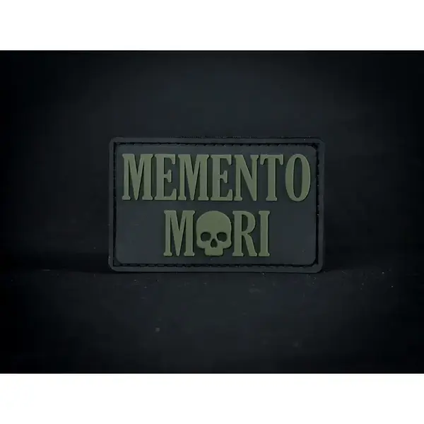 Нашивка, патч "Memento Mori", ПВХ с липучкой.