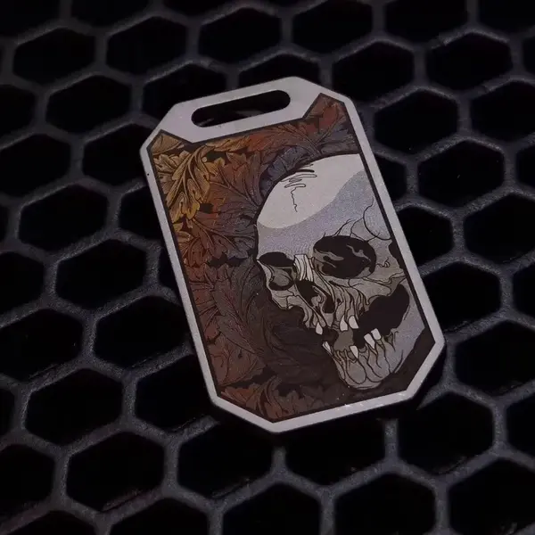 Брелок жетон "Череп"