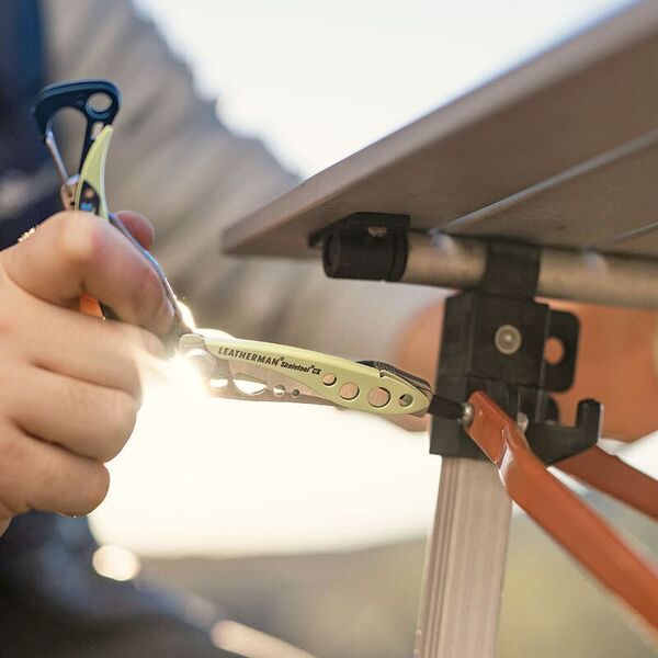 Мультитул с плоскогубцами и инструментами LEATHERMAN Skeletool CX Verdant (Multi-tool)