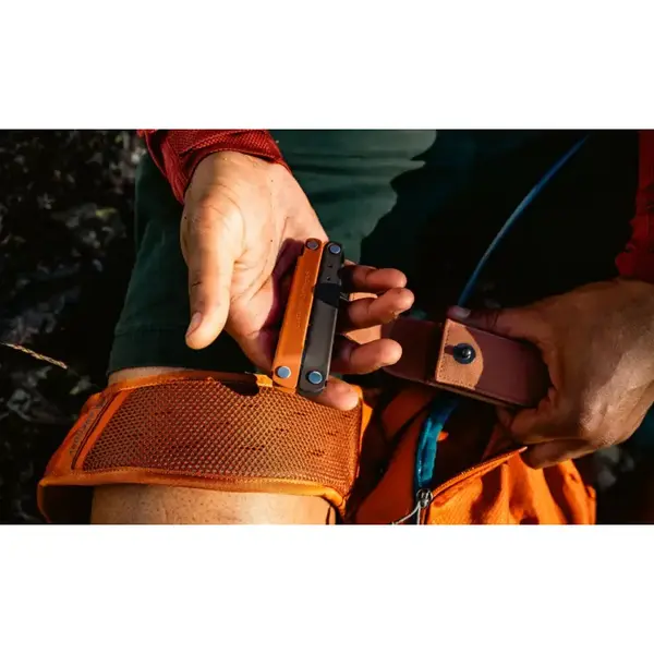 Мультитул с плоскогубцами LEATHERMAN Bond Heathered Cranberry