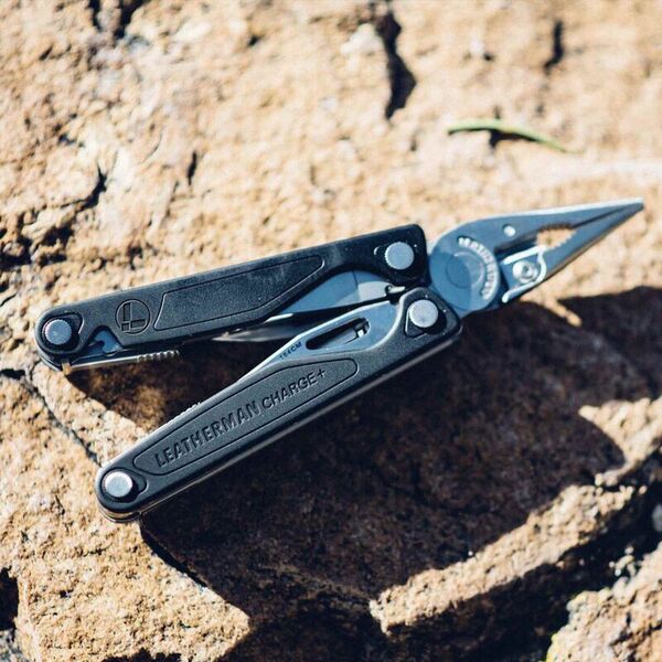 Нож-мультитул с инструментами LEATHERMAN Charge Plus Black (832601)