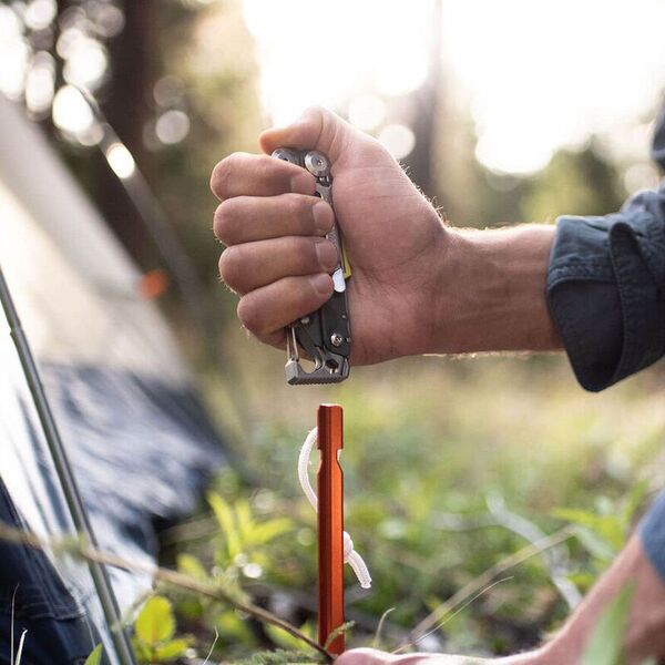 Мульти-инструмент с плоскогубцами и ножом LEATHERMAN Signal Black Oxide (Multi-Tool)