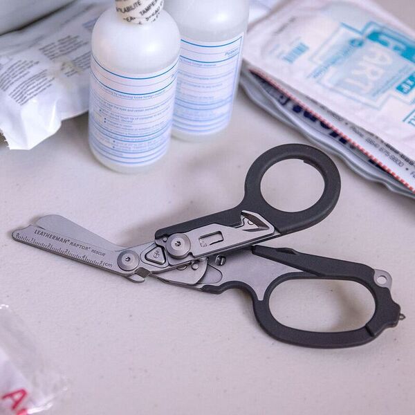 Ножницы-мультитул LEATHERMAN Raptor Rescue Coyote Tan & Black