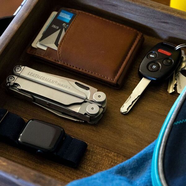 Мультитул с плоскогубцами LEATHERMAN Wave Plus Stainless Steel (Multi-Tool)