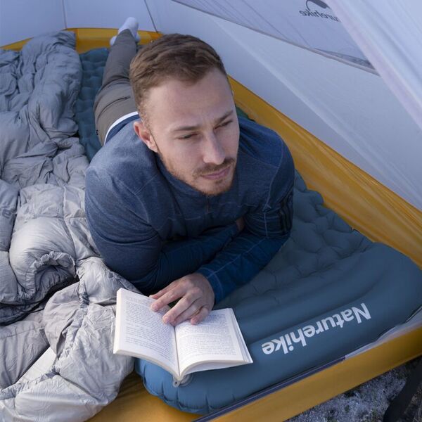 Матрас надувной с насосом NATUREHIKE FC-12 Blue