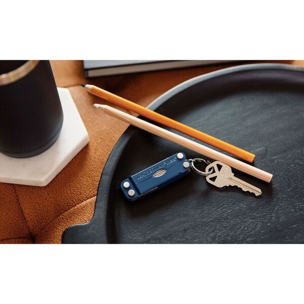 Компактный брелок-мультитул с ножницами LEATHERMAN Micra Stainless 10 инстр. (Multi-Tool)