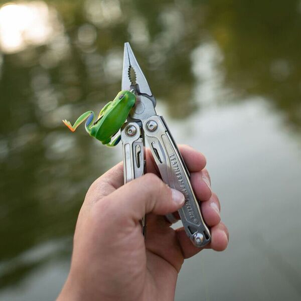 Мультитул с плоскогубцами LEATHERMAN Sidekick