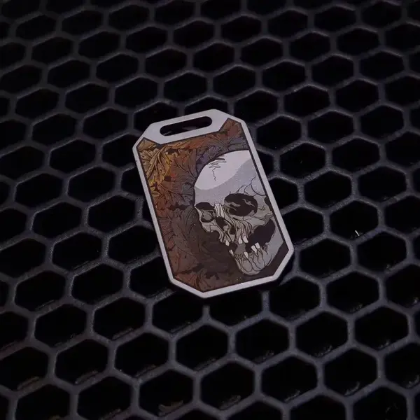 Брелок жетон "Череп"