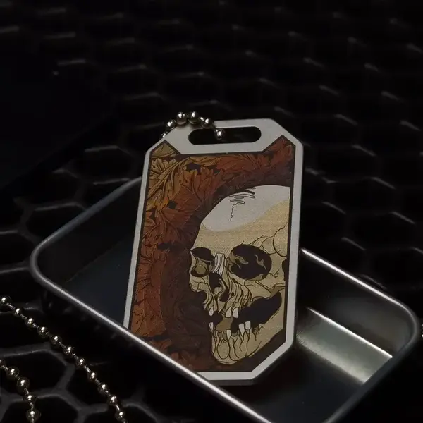 Брелок жетон "Череп"