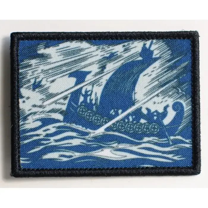 Нашивка, патч тактический "Драккар и викинги" с липучкой ( твердая часть вэлкро).