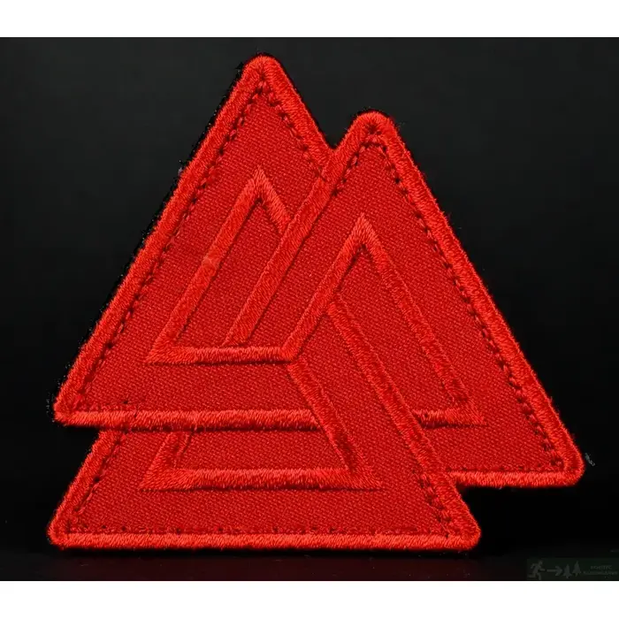 Нашивка, патч "Валькнут красный" тактическая с липучкой.