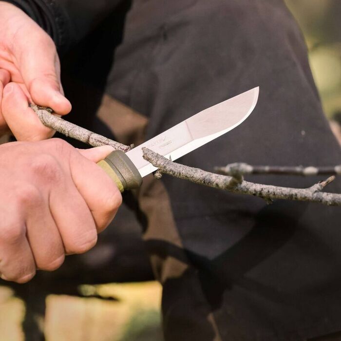 Нож MORAKNIV Outdoor 2000 Green