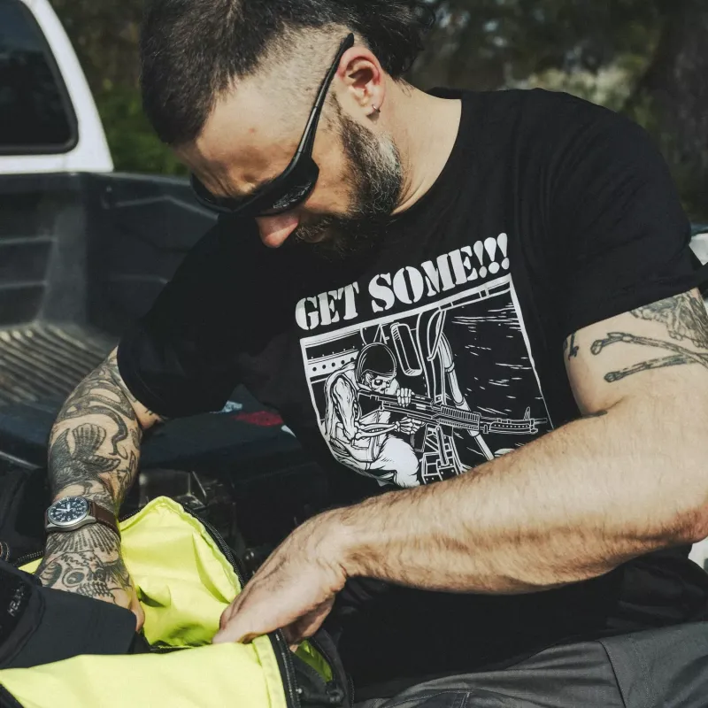 Футболка (Закажите!) (T-shirt (Get some!))