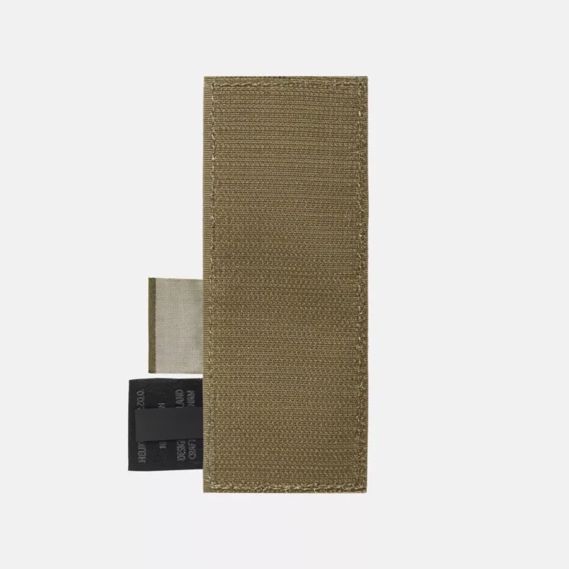 Вставьте адаптер Molle 1 (Insert Molle Adapter 1)